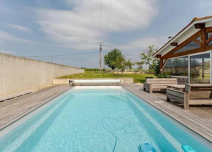 Maison De 3 Avec Piscine بيت للعطل Mourens